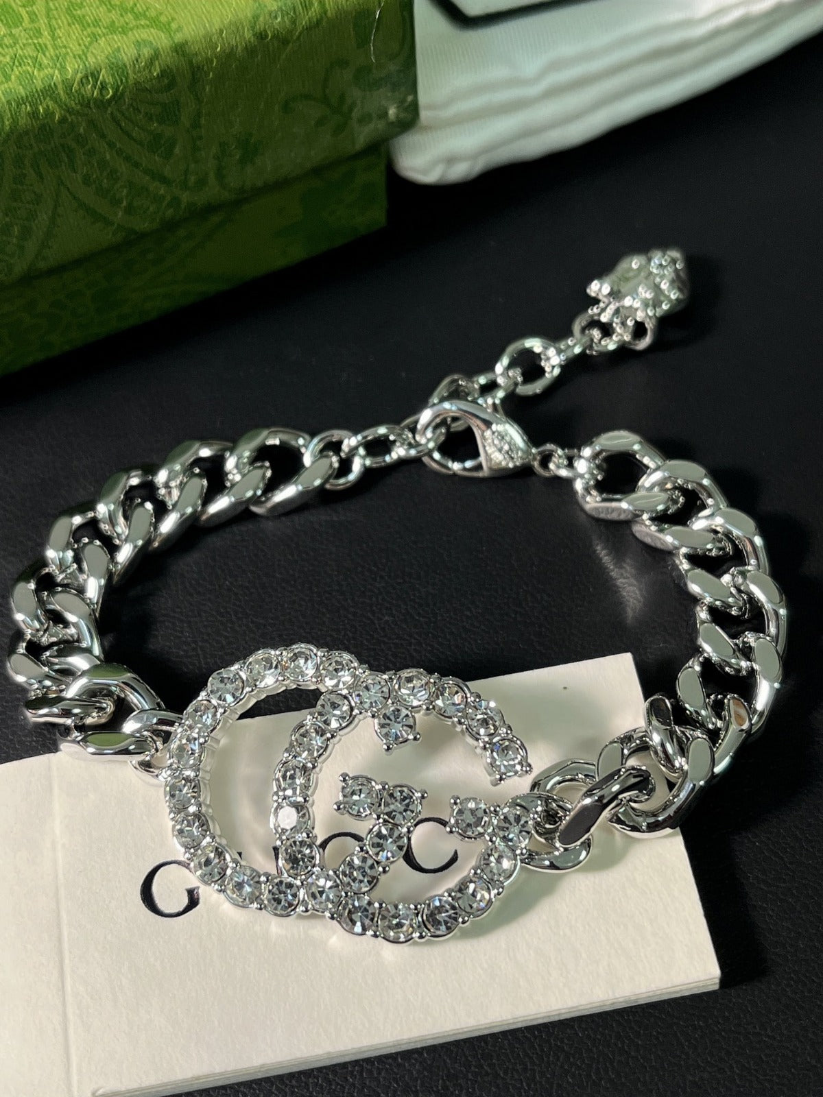 Jewelry & Accessories