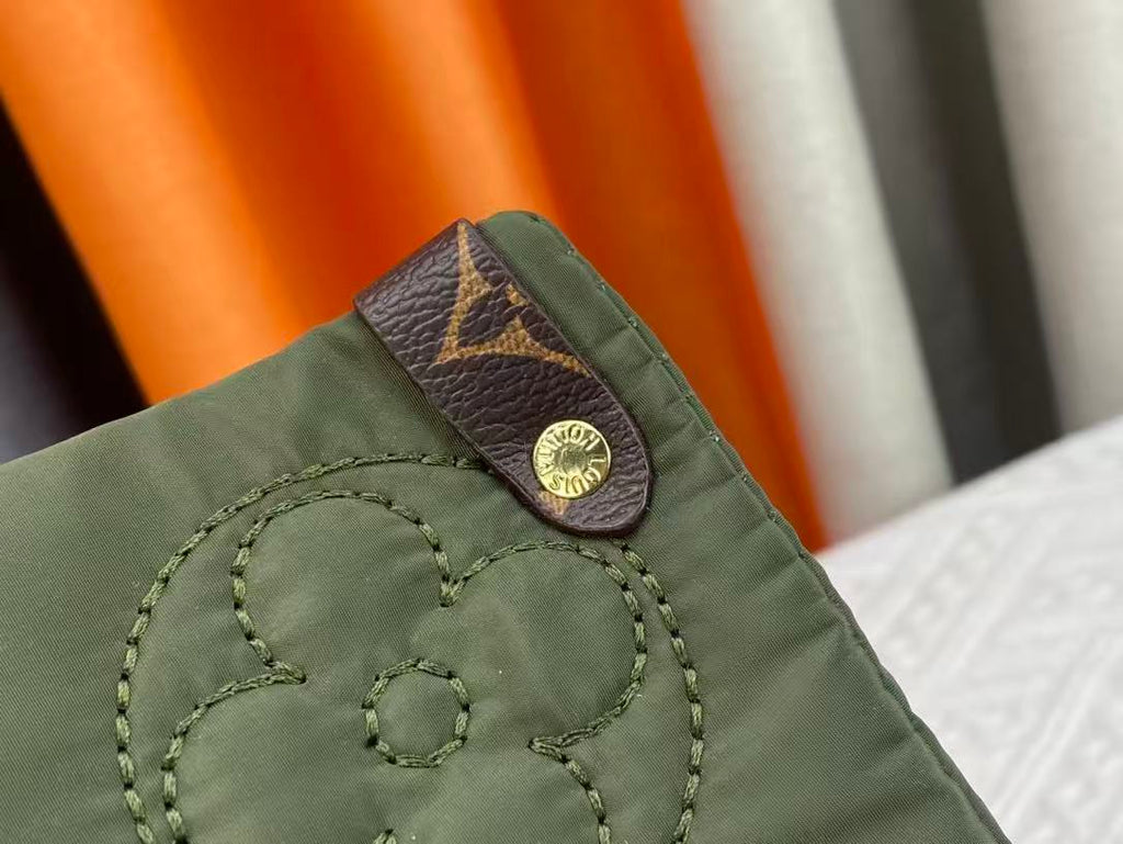 L-Women's Boots & Purse