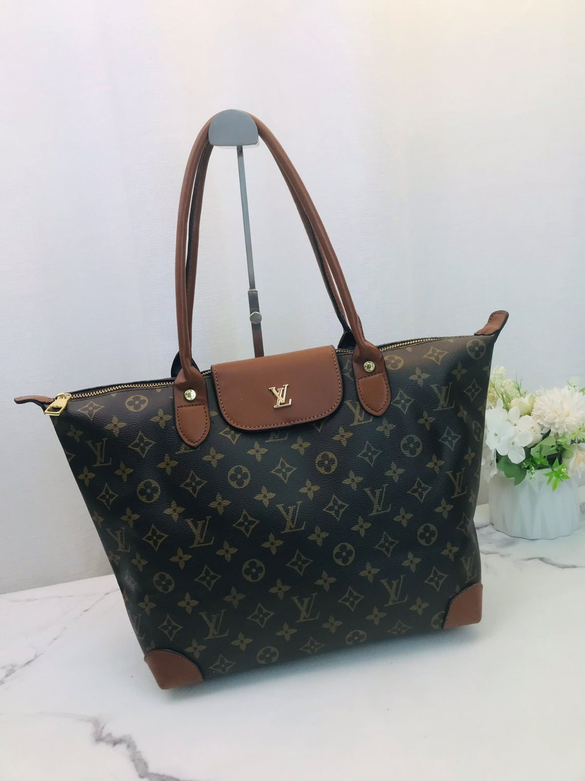 L- Classic Tote Purse
