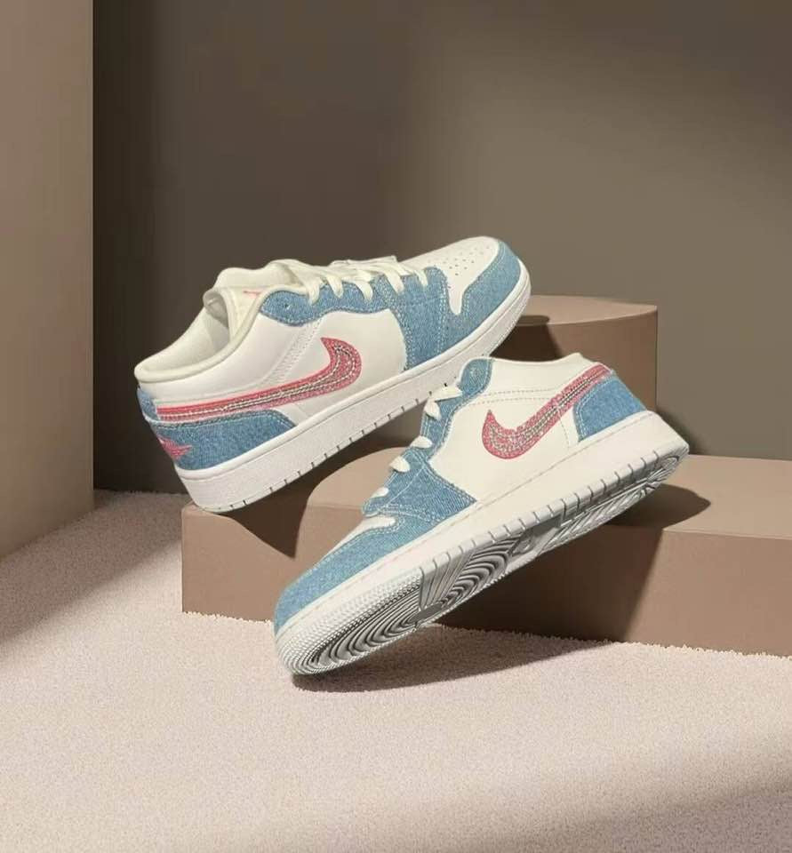 N-Tennis Shoe
