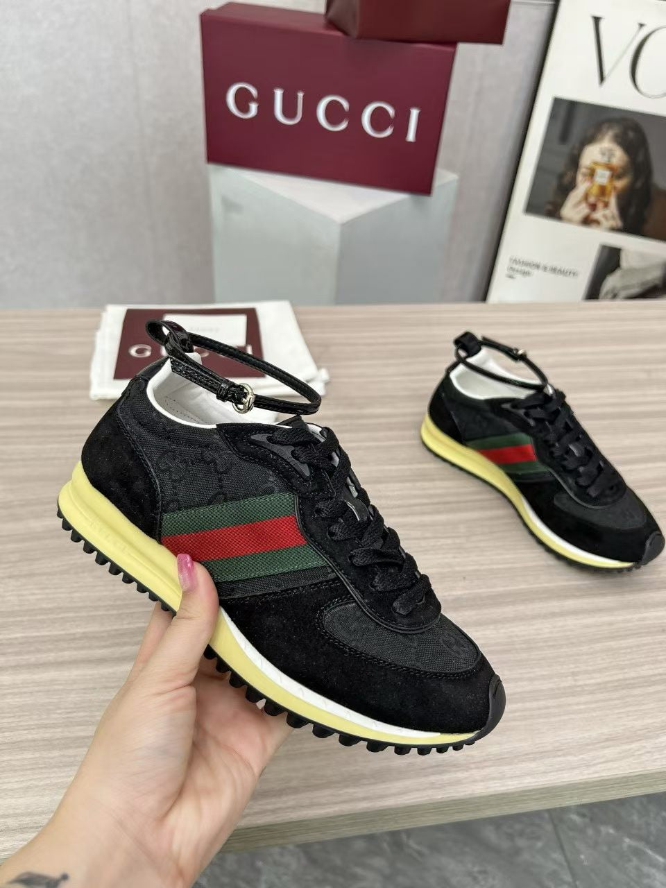 G- Tennis Shoe (4C27A)