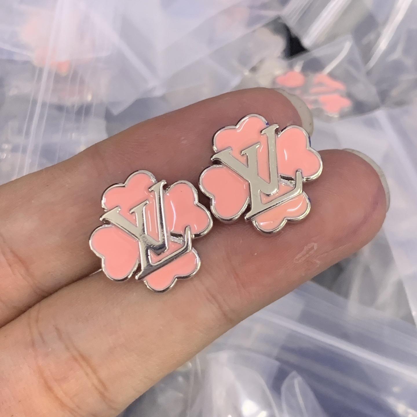 L- EARRINGS