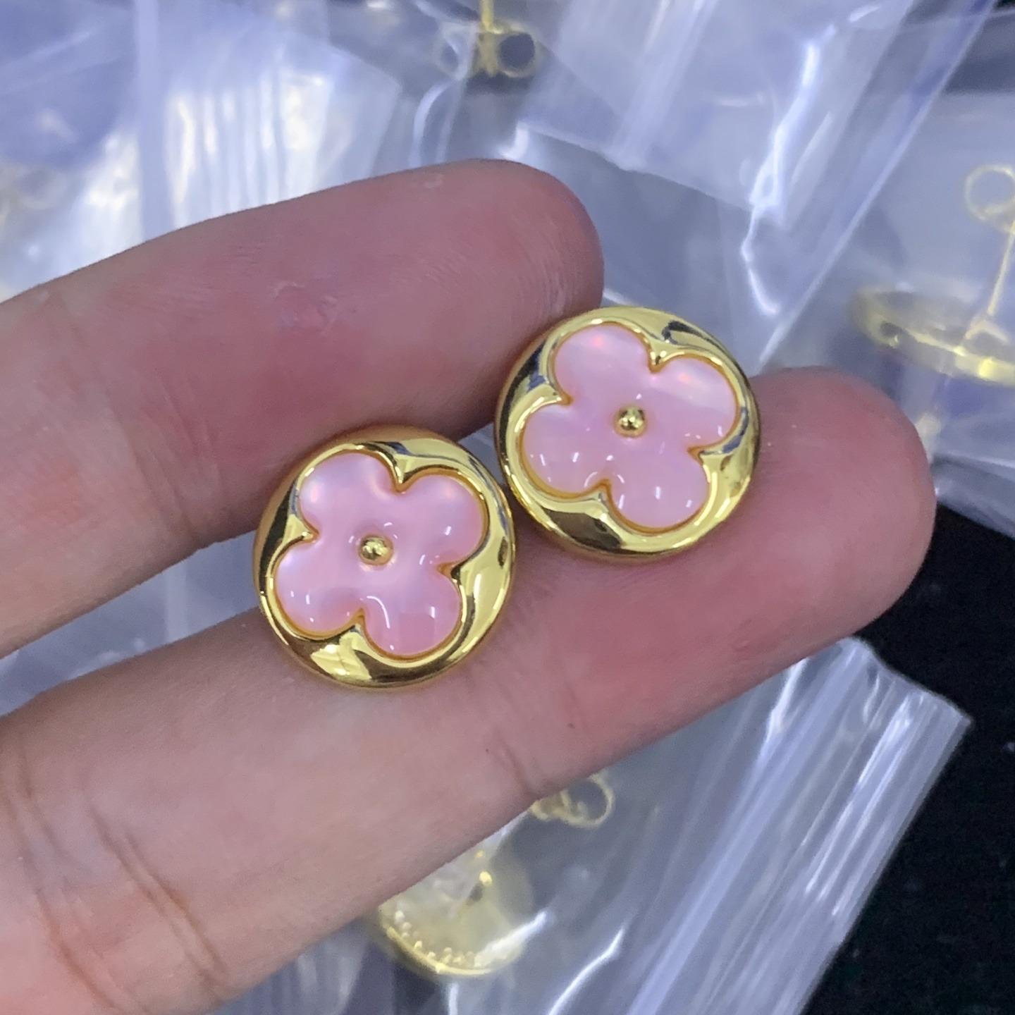 L- EARRINGS