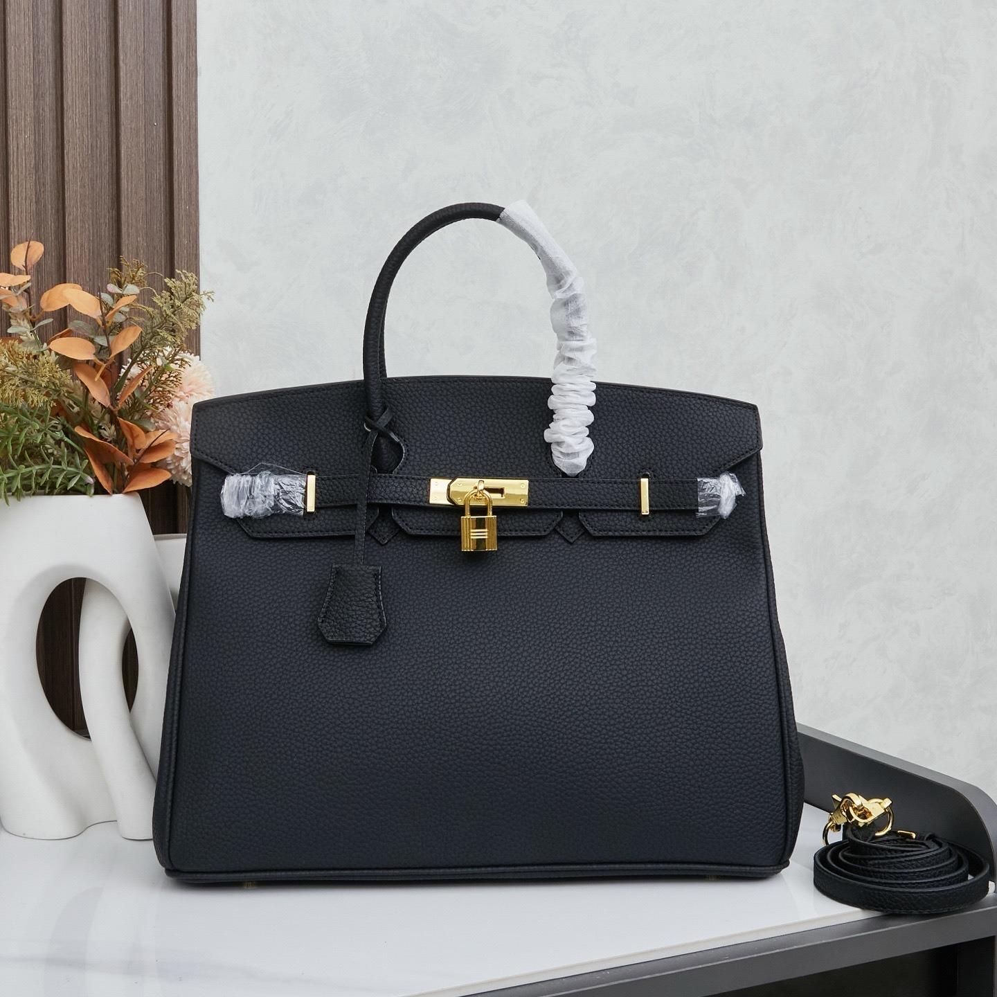 H-Black Purse