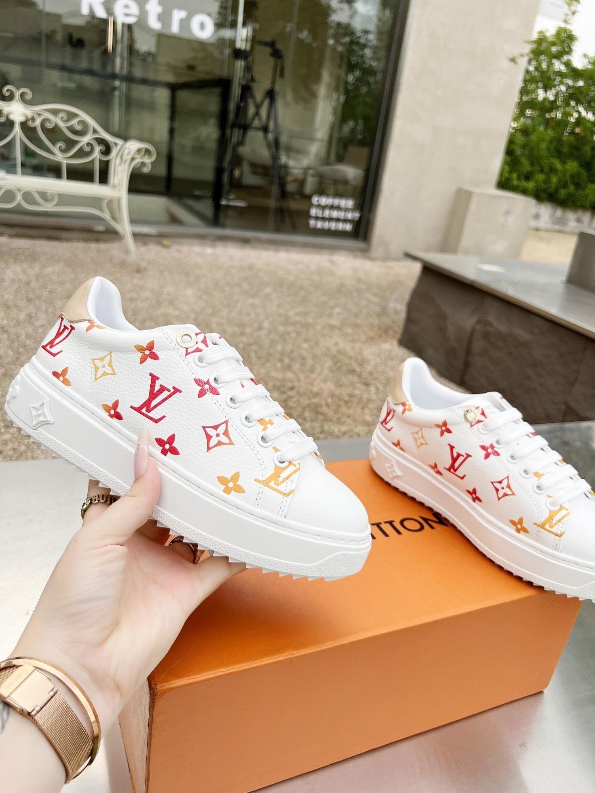 L- Tennis Shoe (P2X13)