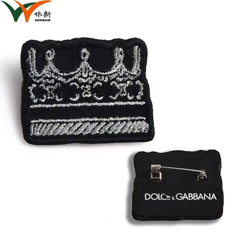 DG-DESIGNER BROOCHES