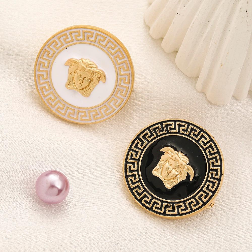 V-DESIGNER BROOCHES