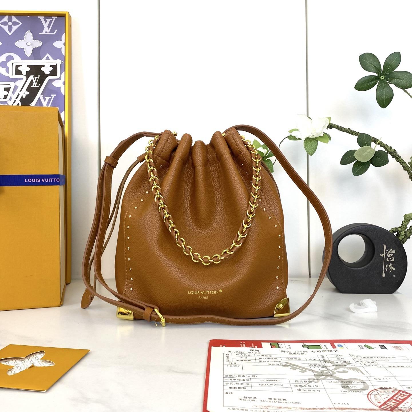 L- Bucket Purse