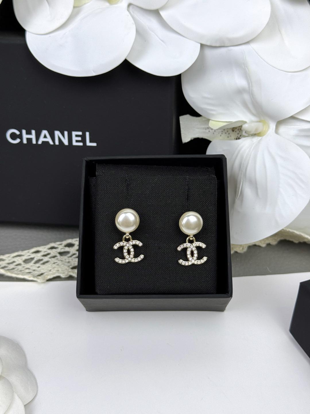 C-Earrings.