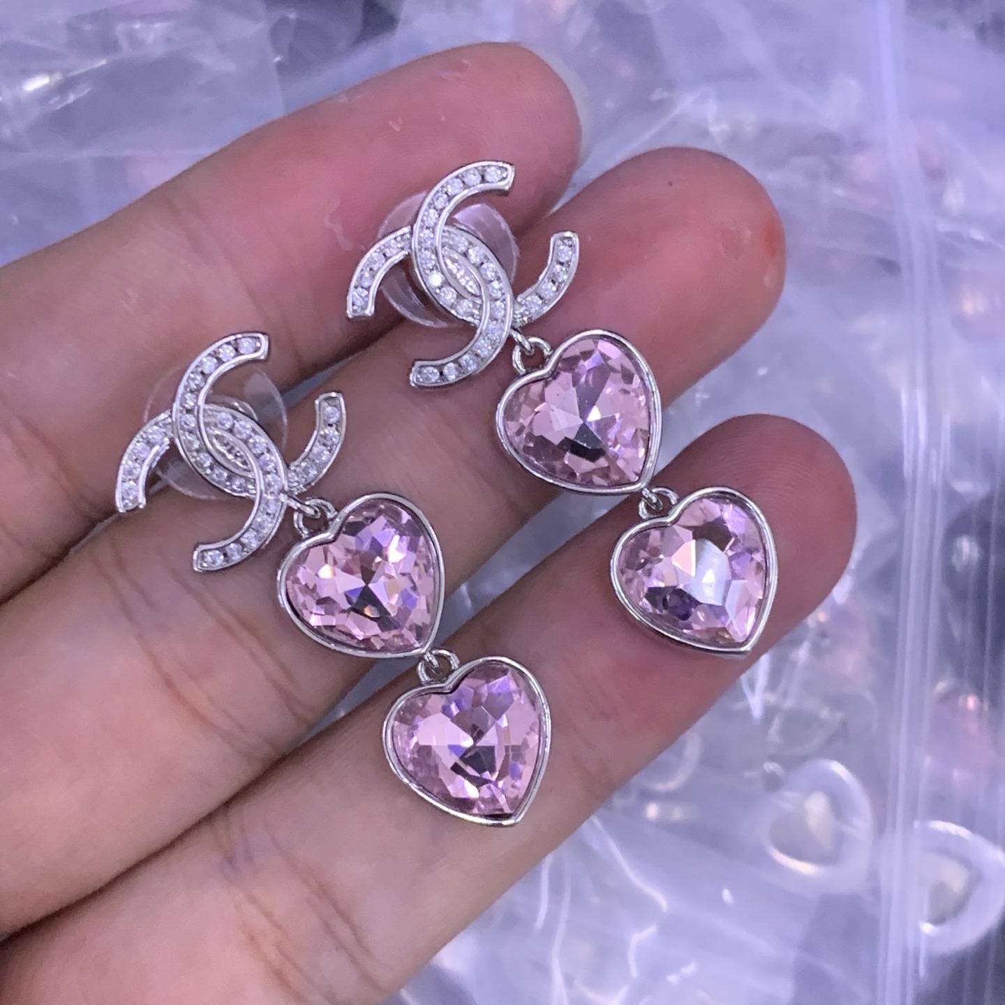 C-Earrings. (J12G)