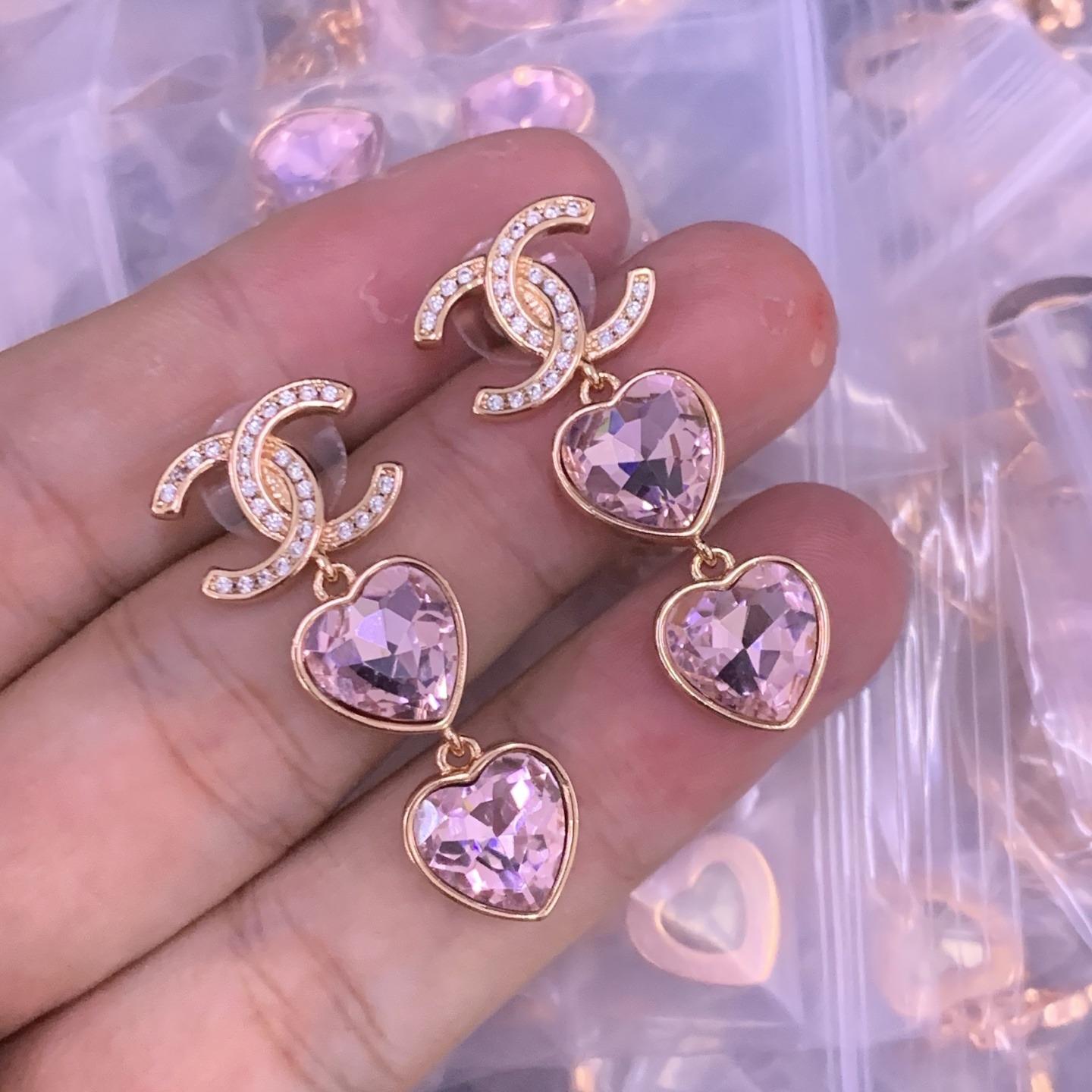 C-Earrings. (J12G)