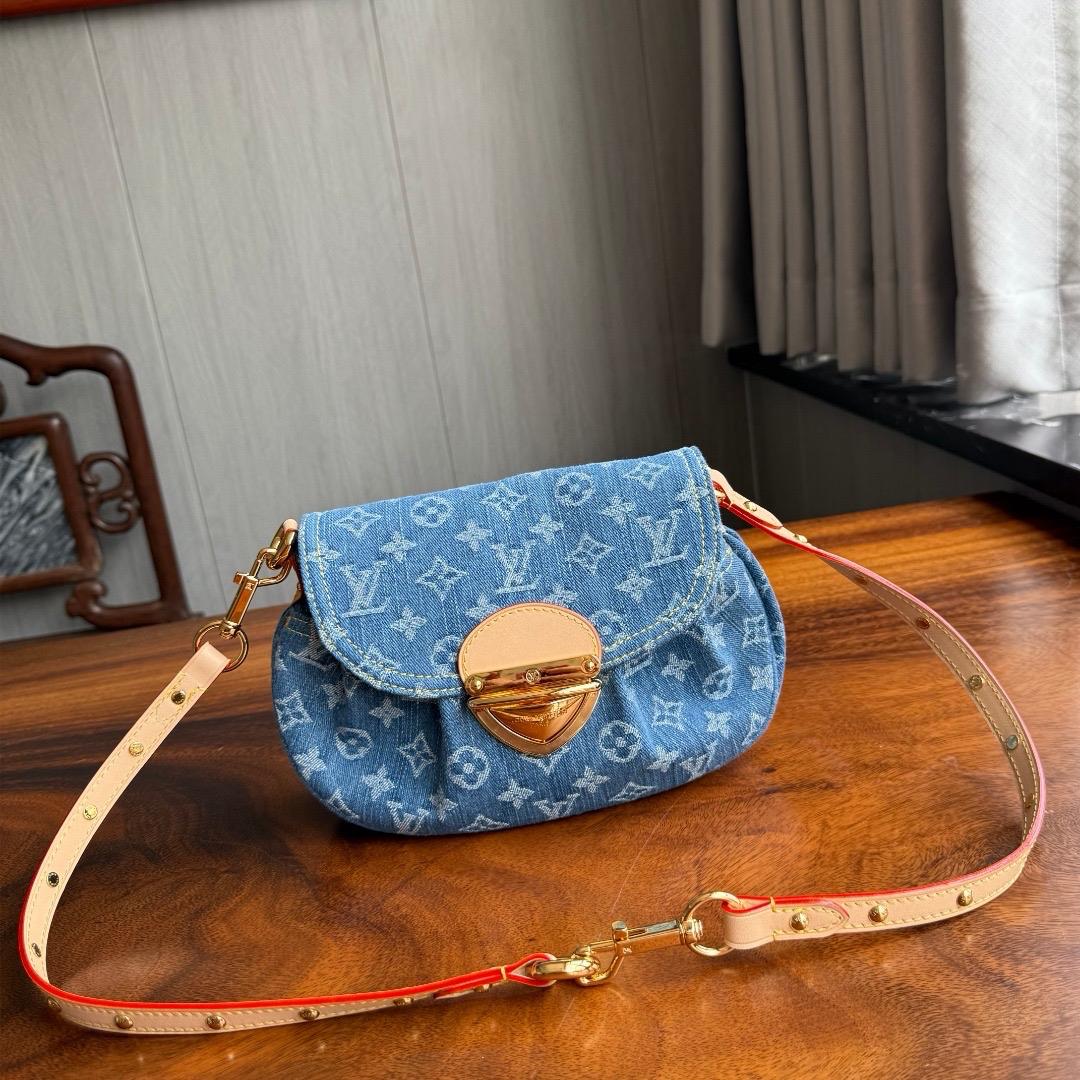 L- Blue Purse