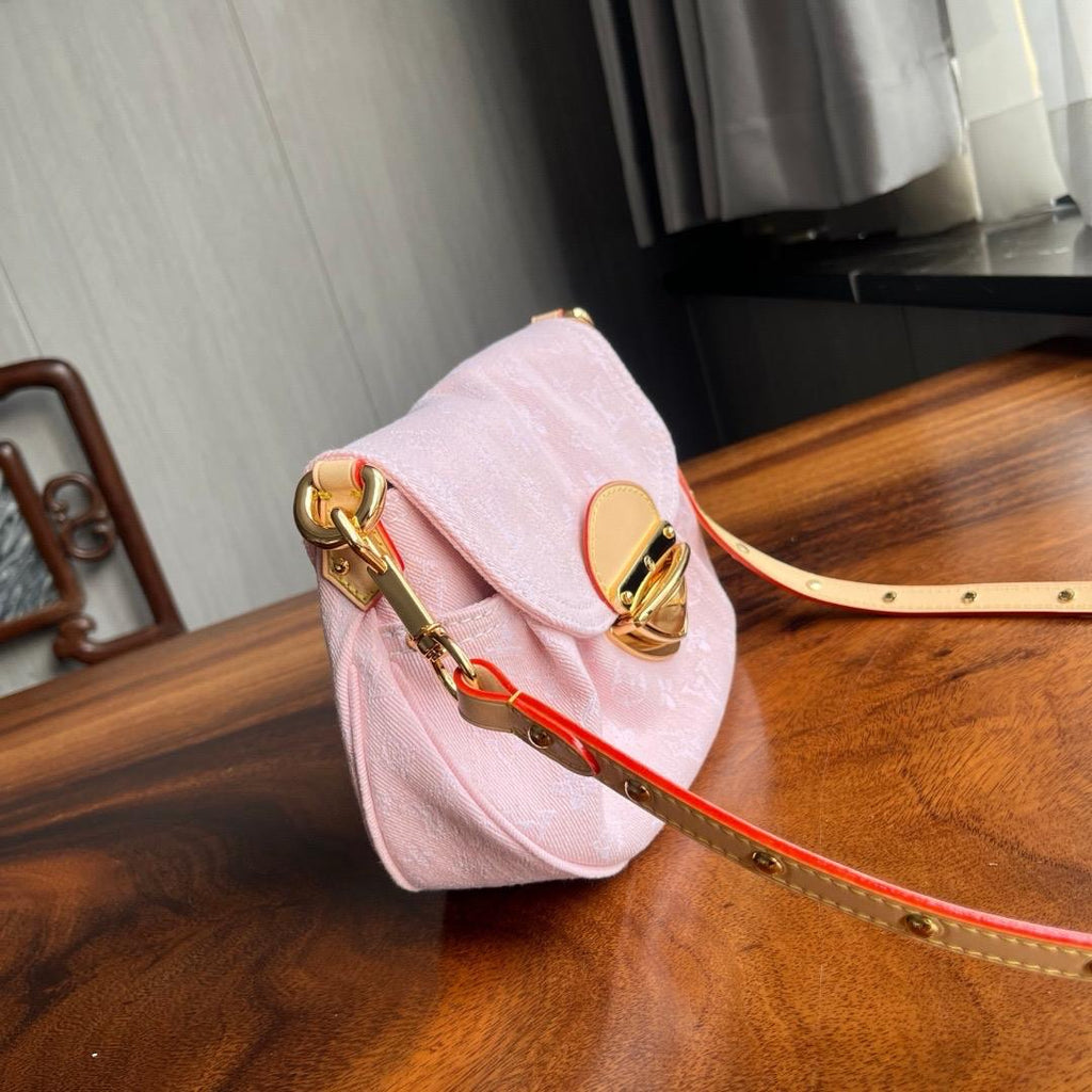 L- Pink Purse