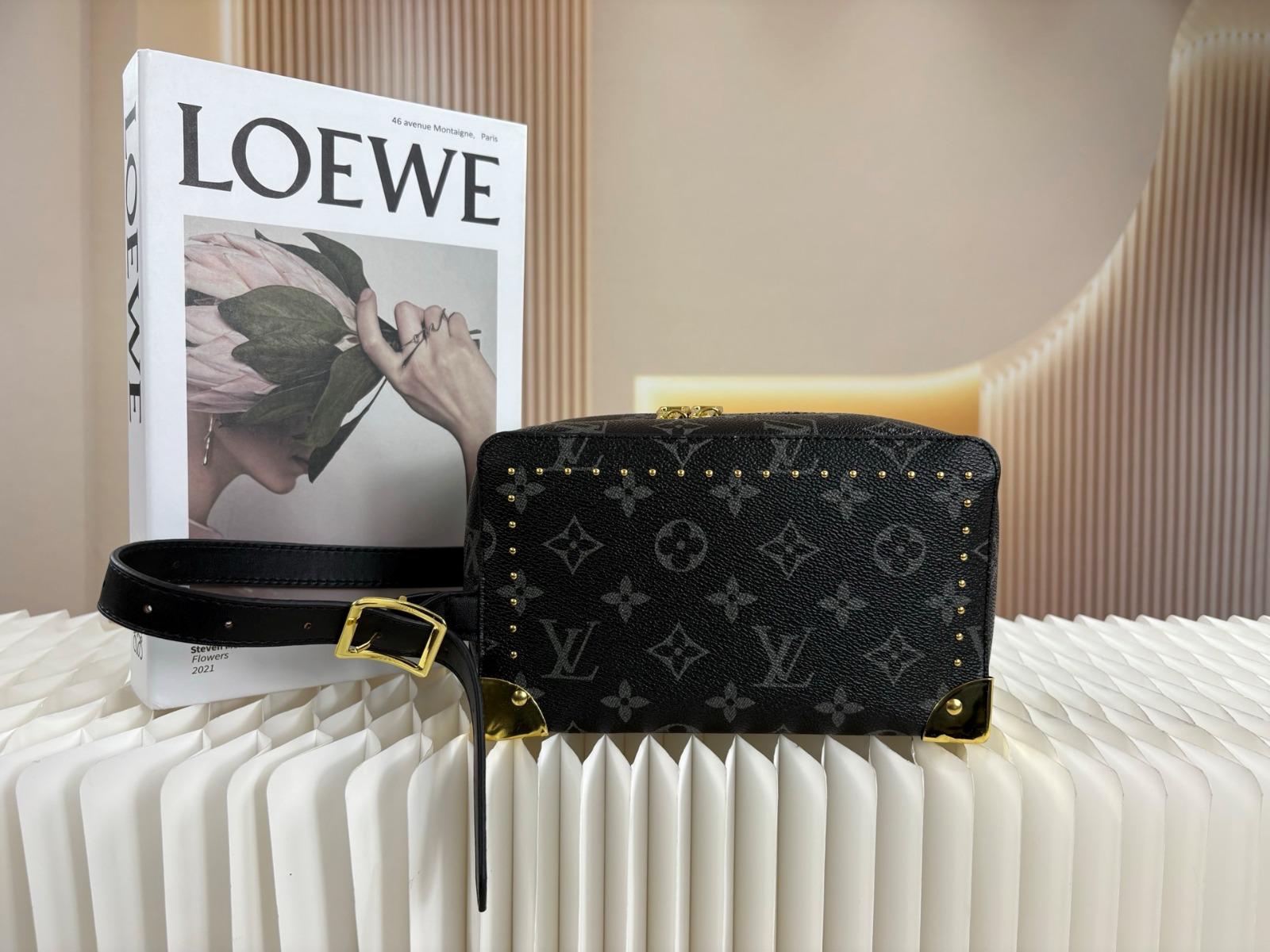 L- Makeup Bag