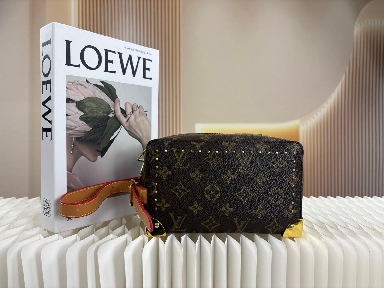 L- Makeup Bag