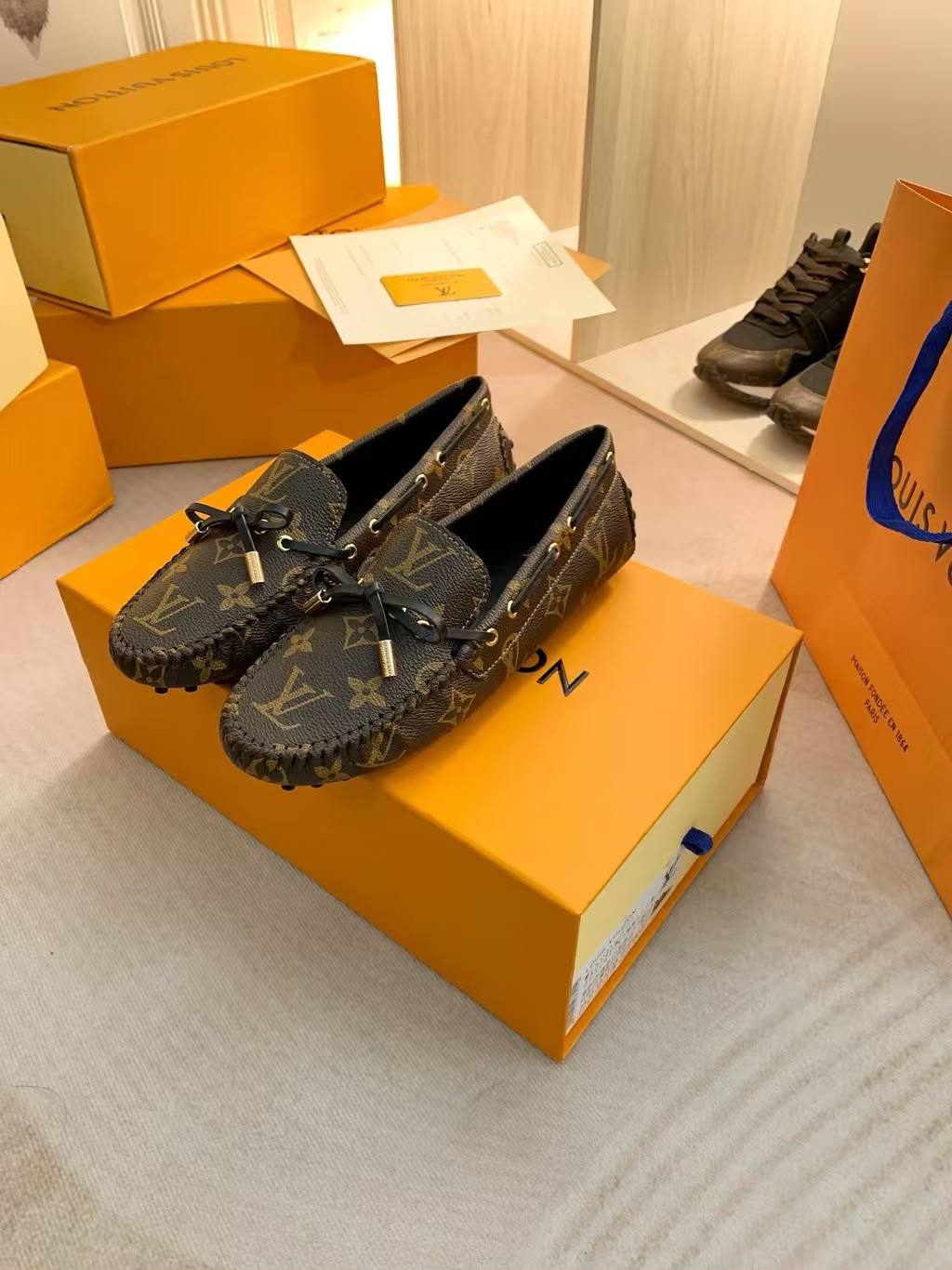 L-Loafers (60BWN)