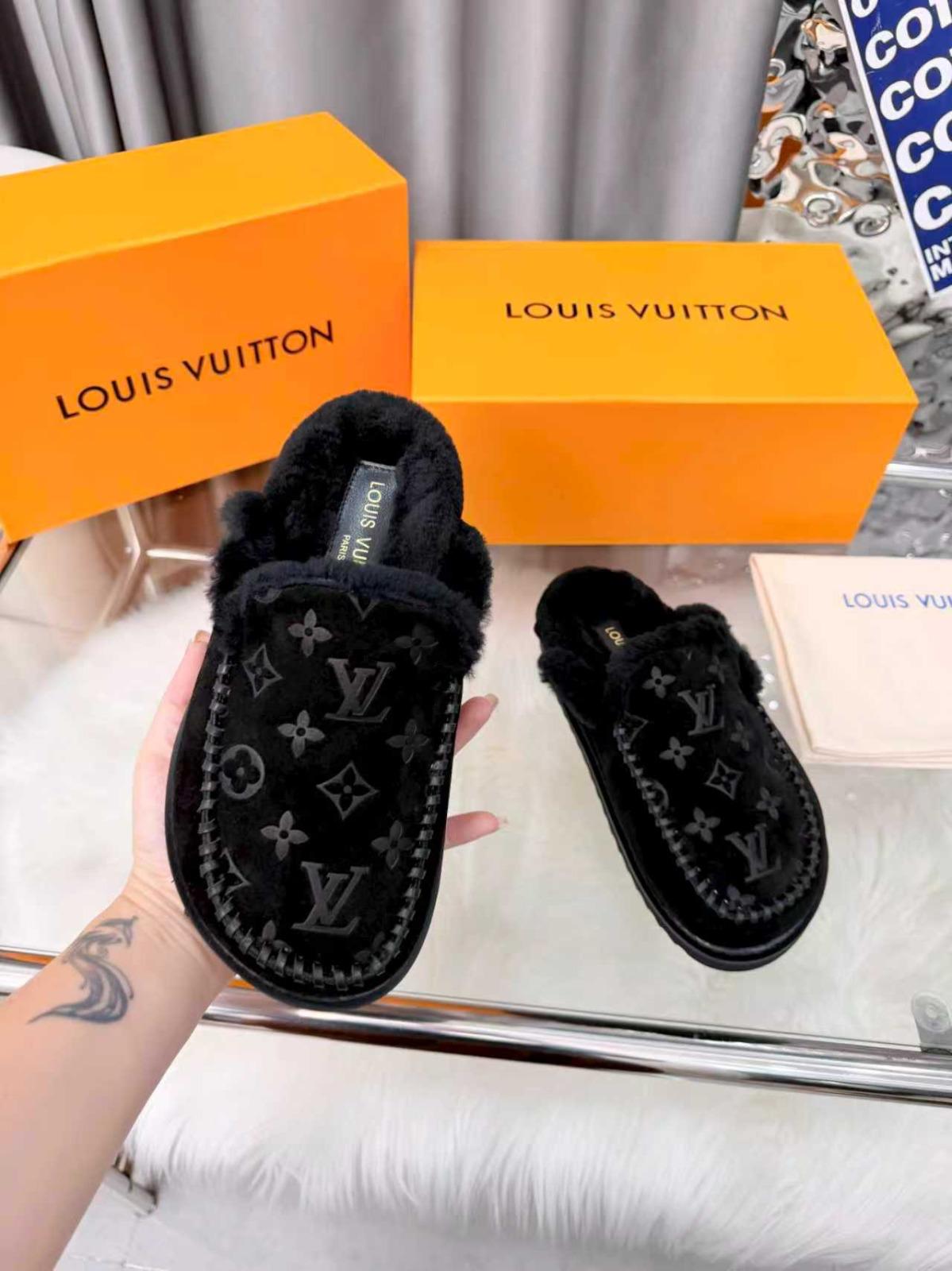 L- Fur Loafers