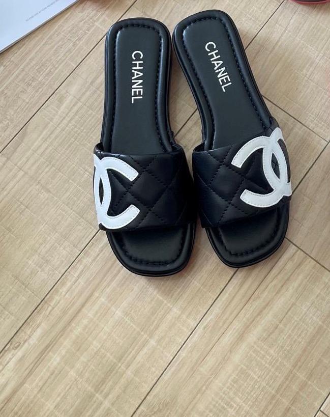 C-Sandals (L82V3)