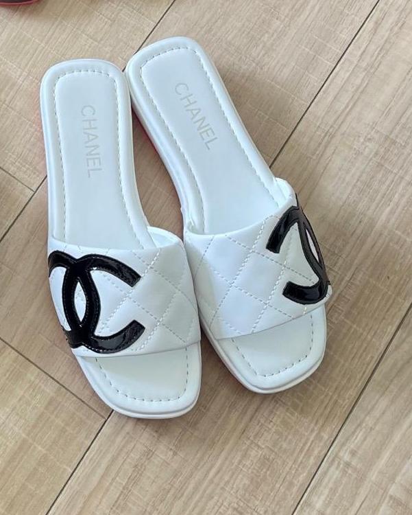 C-Sandals (L82V3)