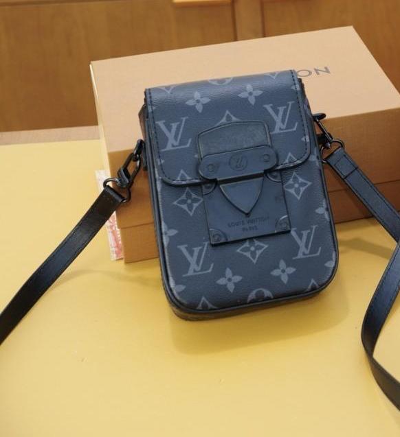 L-Crossbody Bag