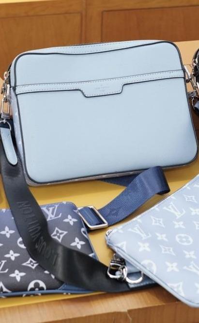 L-Shoulder Bag